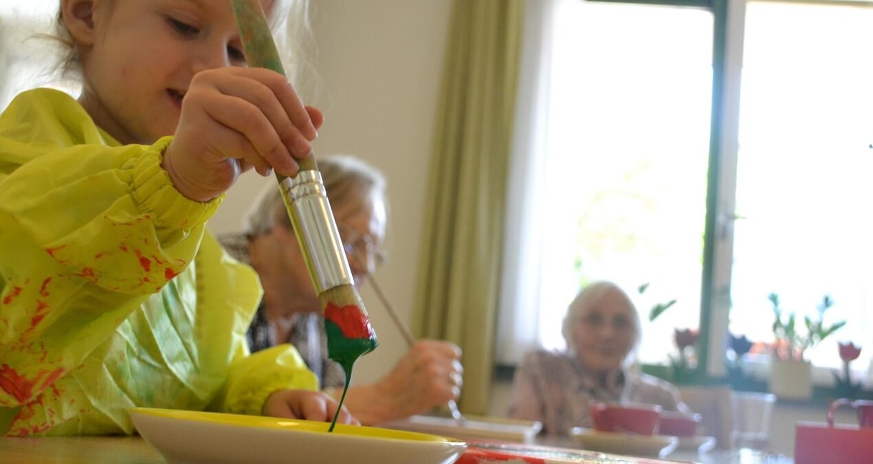 Pintura para niñas: cómo estimular la creatividad sin corregir ni limitar