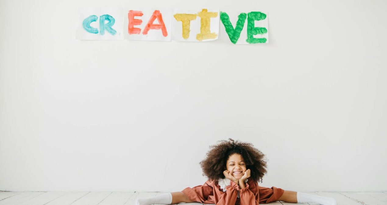 Cómo estimular la creatividad infantil en casa (ideas fáciles y económicas)